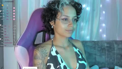 Snapshot of angel_smile18 chatting on 02.13.25 angel online show from 02.13.25