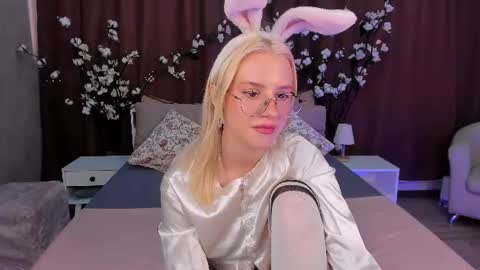 Snapshot of angel_tessa chatting on 06.12.26 Angelica online show from 06.12.26