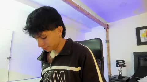 Snapshot of angel_thomas chatting on 02.24.25 Angel online show from 02.24.25