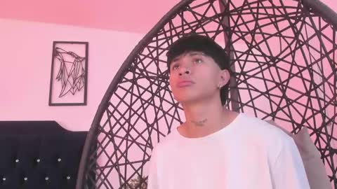 Snapshot of angel_thomas chatting on 03.03.25 Angel online show from 03.03.25