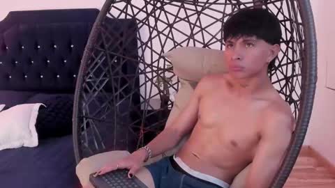 Snapshot of angel_thomas chatting on 03.03.25 Angel online show from 03.03.25