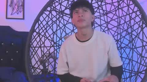 Snapshot of angel_thomas chatting on 03.04.25 Angel online show from 03.04.25