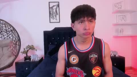 Snapshot of angel_thomas chatting on 03.08.25 Angel online show from 03.08.25