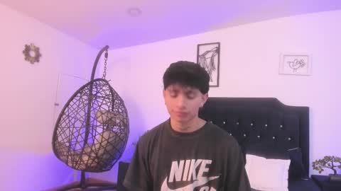 Snapshot of angel_thomas chatting on 03.10.25 Angel online show from 03.10.25