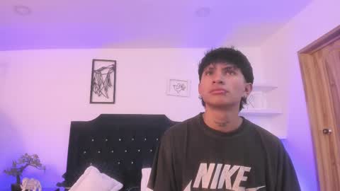 Snapshot of angel_thomas chatting on 03.10.25 Angel online show from 03.10.25