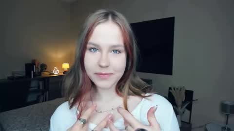 Snapshot of angel_to_burn chatting on 09.23.25 SofiaSofi online show from 09.23.25
