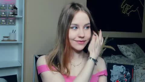 Snapshot of angel_to_burn chatting on 05.08.26 SofiaSofi online show from 05.08.26