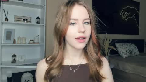 Snapshot of angel_to_burn chatting on 05.18.26 SofiaSofi online show from 05.18.26