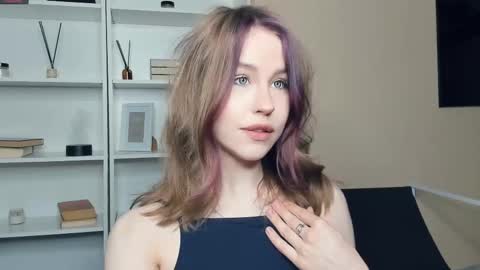 Snapshot of angel_to_burn chatting on 05.28.26 SofiaSofi online show from 05.28.26