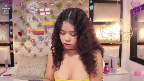 Snapshot of angela_lovee1 chatting on 06.17.26 Angela online show from 06.17.26