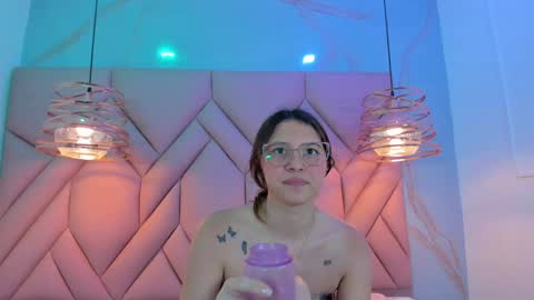 Snapshot of angelaa_cute chatting on 01.20.25 ANGELA online show from 01.20.25