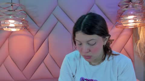 Snapshot of angelaa_cute chatting on 01.25.25 ANGELA online show from 01.25.25