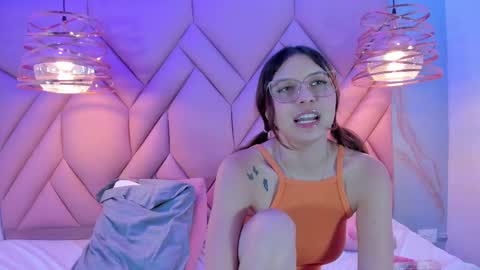 Snapshot of angelaa_cute chatting on 03.12.25 ANGELA online show from 03.12.25