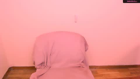 Snapshot of angelalice_ chatting on 12.08.24 Alice online show from 12.08.24