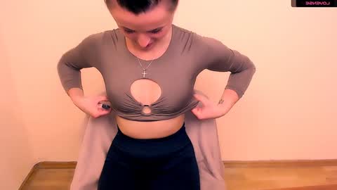 Snapshot of angelalice_ chatting on 12.18.24 Alice online show from 12.18.24