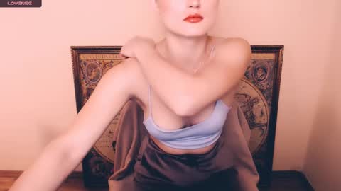 Snapshot of angelalice_ chatting on 03.12.25 Alice online show from 03.12.25