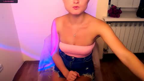 Snapshot of angelalice_ chatting on 09.20.25 Alice online show from 09.20.25