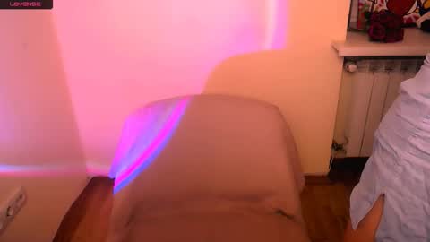 Snapshot of angelalice_ chatting on 09.29.25 Alice online show from 09.29.25