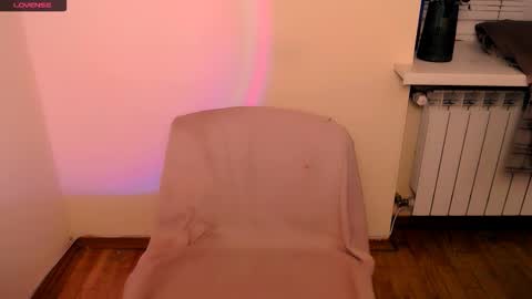 Snapshot of angelalice_ chatting on 10.08.25 Alice online show from 10.08.25