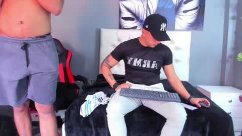 Snapshot of angelandchris chatting on 09.27.25 Angel And Cris online show from 09.27.25