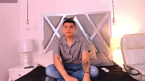Snapshot of angelblue__ chatting on 07.19.26 angelblue online show from 07.19.26