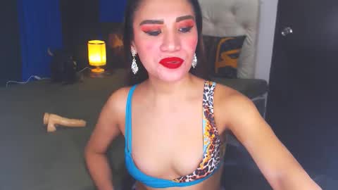 Snapshot of angelcumfallen chatting on 01.11.25 Angel online show from 01.11.25