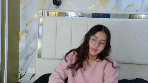 Snapshot of angeles_azul chatting on 06.26.26 angel online show from 06.26.26