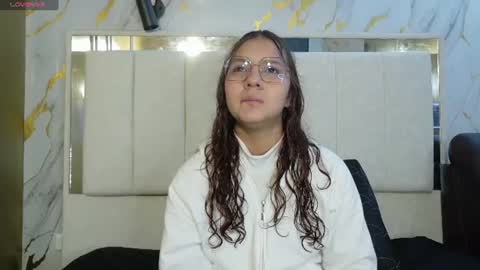 Snapshot of angeles_azul chatting on 07.12.26 angel online show from 07.12.26