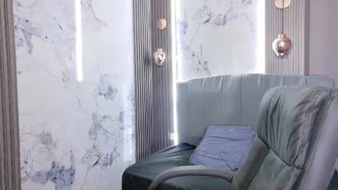 Snapshot of angeles_azul chatting on 07.23.26 angel online show from 07.23.26