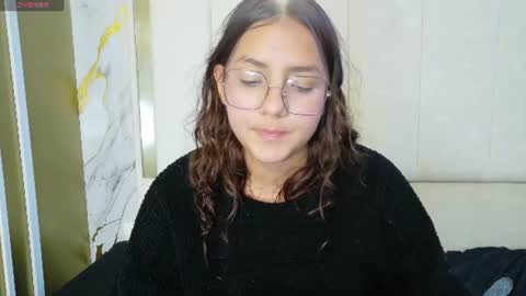 Snapshot of angeles_azul chatting on 07.28.26 angel online show from 07.28.26