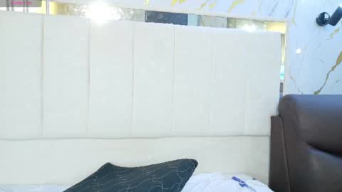 Snapshot of angeles_azul chatting on 07.28.26 angel online show from 07.28.26