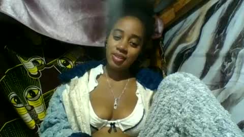 Snapshot of angelettee chatting on 06.25.26 Angelettee online show from 06.25.26