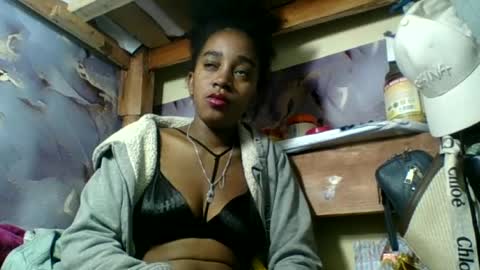 Snapshot of angelettee chatting on 07.01.26 Angelettee online show from 07.01.26