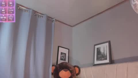 Snapshot of angeli_sexi chatting on 12.23.25 Carolina online show from 12.23.25