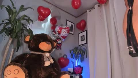 Snapshot of angeli_sexi chatting on 02.15.26 Carolina online show from 02.15.26