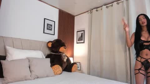 Snapshot of angeli_sexi chatting on 03.19.26 Carolina online show from 03.19.26