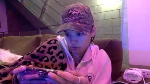 Snapshot of angelia01m chatting on 01.12.26 angelia01m online show from 01.12.26