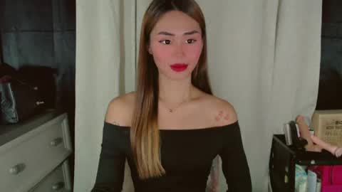 Snapshot of angelic_sex chatting on 06.17.26 Angelica online show from 06.17.26