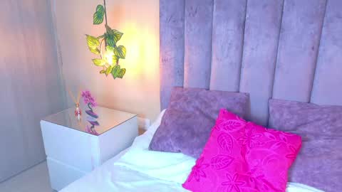 angelicaa_garcia online show from 04.17.26