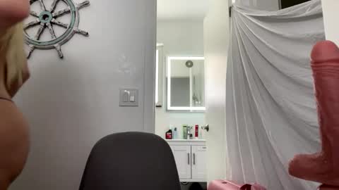 Snapshot of angelicalexa chatting on 11.17.25 angelicalexa online show from 11.17.25