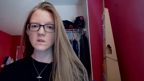Snapshot of angelicangel3 chatting on 09.16.25 AngelicAngel online show from 09.16.25