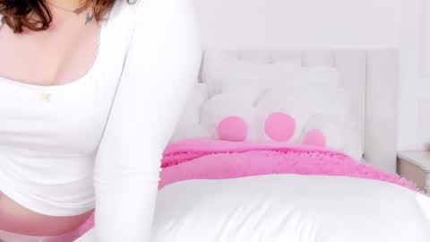 Snapshot of angelicmoon chatting on 12.17.24 Angelic online show from 12.17.24