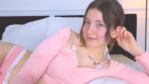 Snapshot of angelicmoon chatting on 12.22.24 Angelic online show from 12.22.24