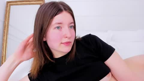 Snapshot of angelicmoon chatting on 02.18.25 Angelic online show from 02.18.25