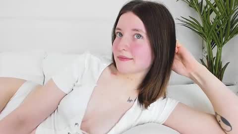 Snapshot of angelicmoon chatting on 02.26.25 Angelic online show from 02.26.25