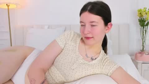 Snapshot of angelicmoon chatting on 03.08.25 Angelic online show from 03.08.25