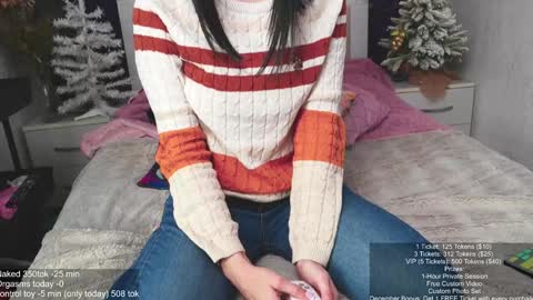 Snapshot of angelika_rouge chatting on 12.22.24 Angelika Rouge online show from 12.22.24
