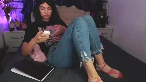 Snapshot of angelika_rouge chatting on 09.18.25 Angelika Rouge online show from 09.18.25