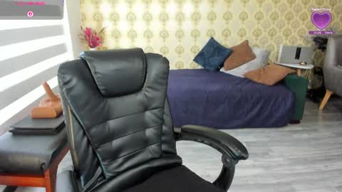 Snapshot of angelina_class_7 chatting on 06.19.26 angelina_class_7 online show from 06.19.26
