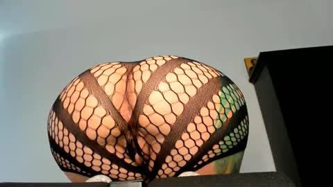 Snapshot of angelinacht chatting on 10.28.25 Angelina online show from 10.28.25